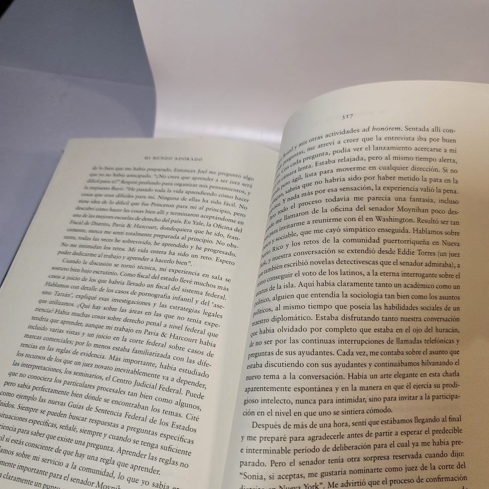 Spanish book used "My mundo adorado Sonia Sotomayor" book - Picture 6 of 13